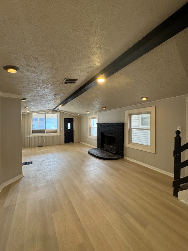 Foto del edificio - 250 Koehne St