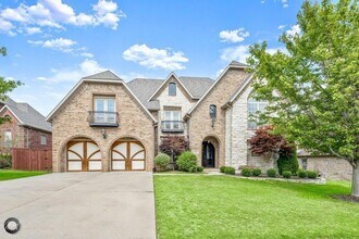 Building Photo - 5106 S Sloan Cir