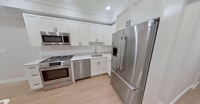 Foto del edificio - 47 Englewood Ave