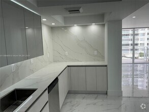 Building Photo - 18031 Biscayne Blvd