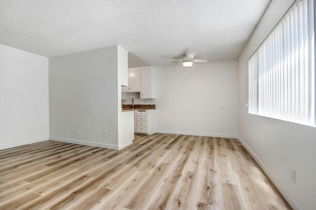Building Photo - 1550 S Saltair Ave