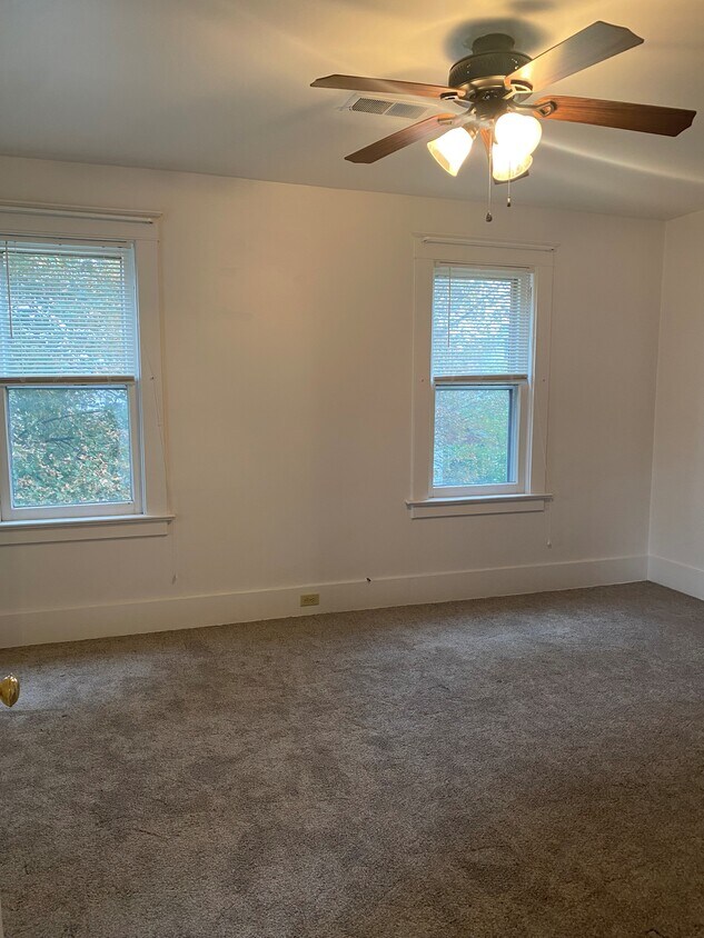 Living room - 3006 Cherry St