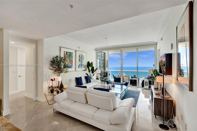 Foto del edificio - 18101 Collins Ave