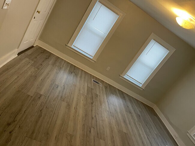 Foto del edificio - 32 N Greenbush St