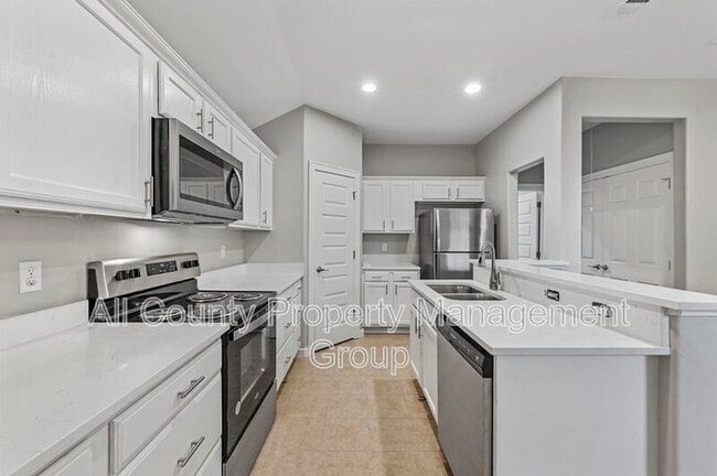 Building Photo - 1810 Life Ave