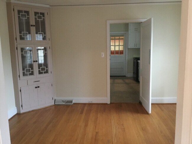 Foto del edificio - 1035 Candlewood Ln