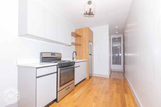 Foto del edificio - 379 S 5th St