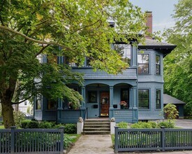 Building Photo - 21 Walnut St