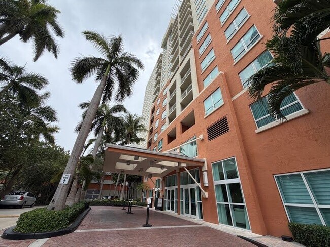 Building Photo - 2000 N Bayshore Dr