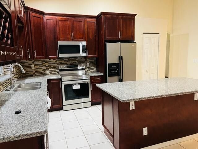 Building Photo - 10787 Fillmore Dr