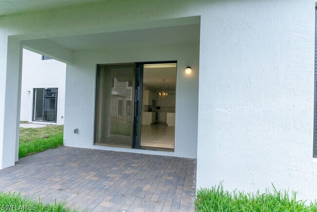 Foto del edificio - 5554 Cassidy Ln