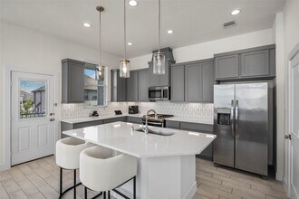 Building Photo - 21130 Medina River Dr