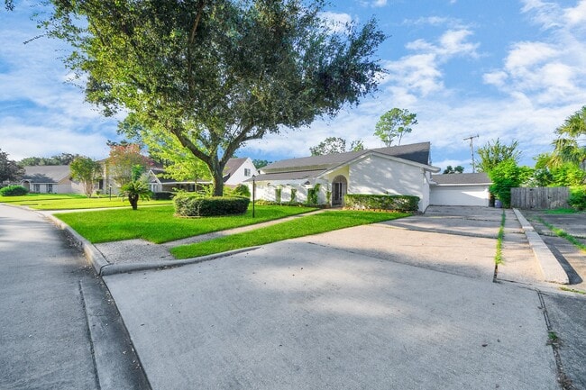 Building Photo - 18330 Cape Bahamas Ln