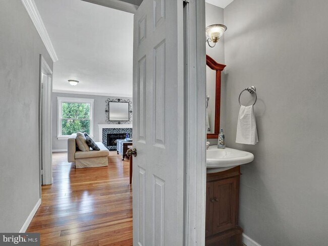 Foto del edificio - 94 Blueridge Ct