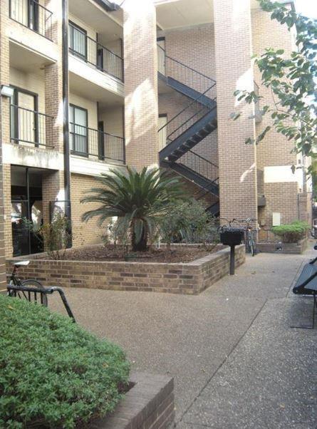 Foto del edificio - 704 W 21st St