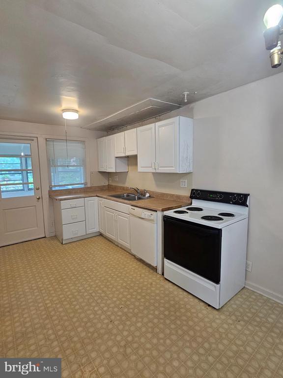 Foto principal - 305 Delaware Cir