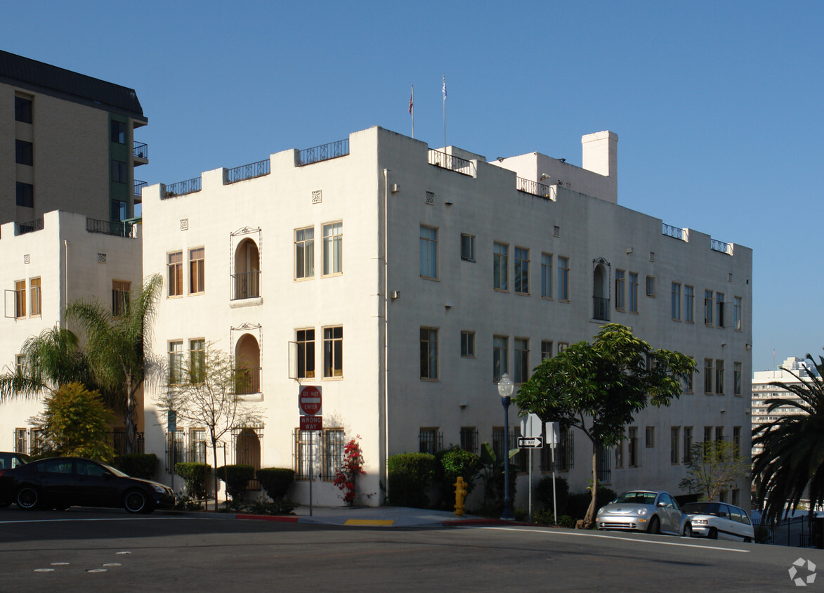 Foto del edificio - Elliot Arms Apartments