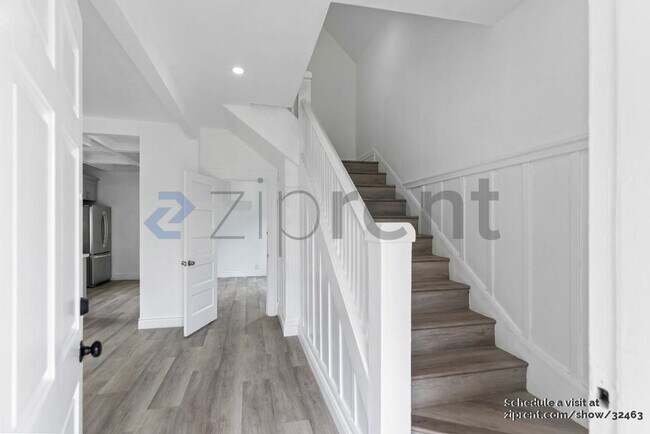Building Photo - 2215 92nd Ave