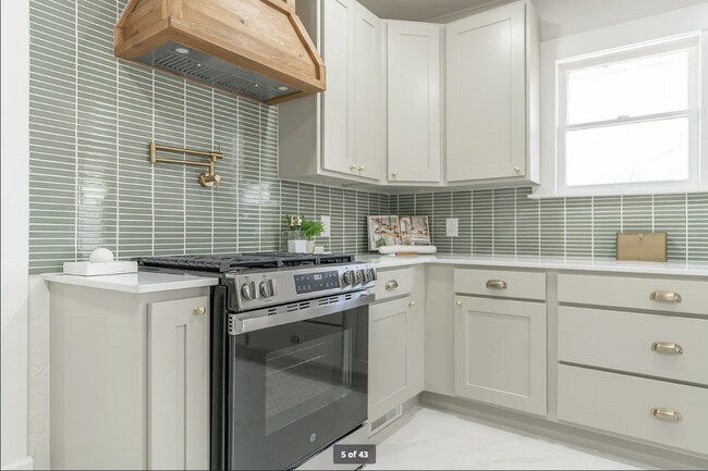 Foto del edificio - 4 Bed 3 Bath Home in Uptown OKC