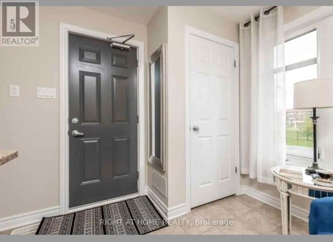 Building Photo - 2370 Esprit Dr