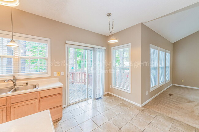 Building Photo - 4001 Winecott Dr