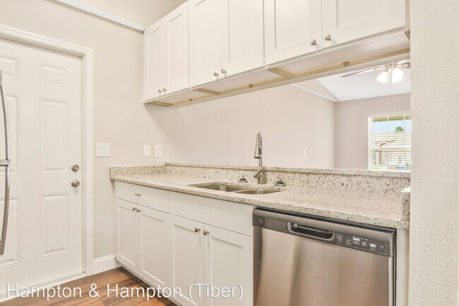 Building Photo - 3 br, 2 bath House - 707 SWAN WAY