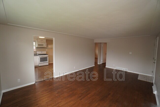 Foto del edificio - 2258 W Maplewood Ave