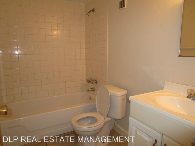 Foto del edificio - 1835 S Segrave St