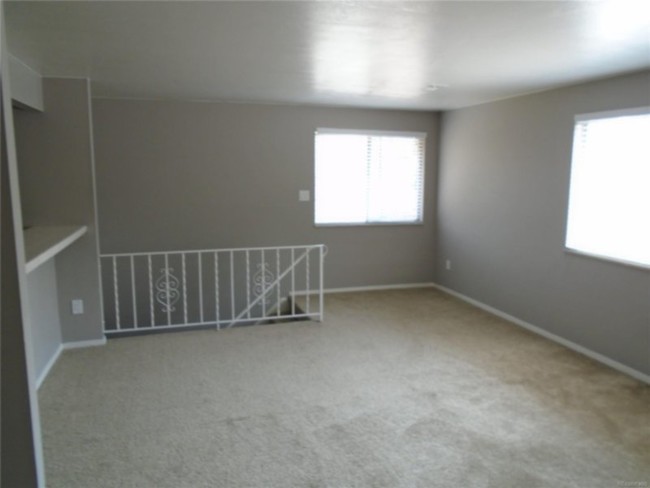 Building Photo - Section 8 welcome!!  3 bed 2 bath Condo wi...