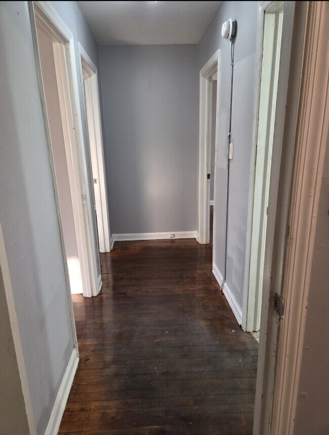 Building Photo - 2671 Roy St