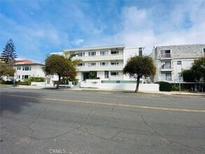 Building Photo - 1033 3rd St
