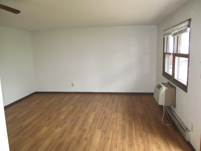 Building Photo - 508 9th St N
