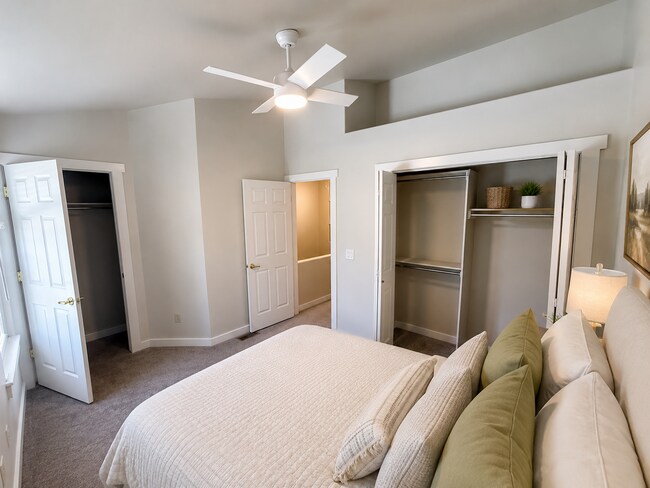 Foto del edificio - 127 Iveystone Ct