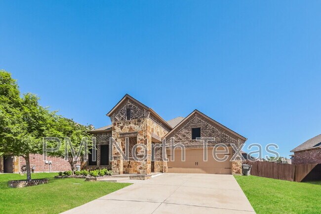 Building Photo - 3014 Lakefield Dr