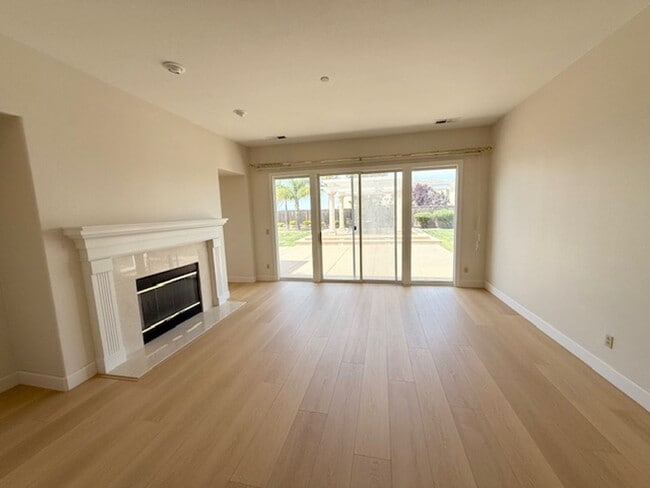 Building Photo - 48401 Costa Mesa Terrace
