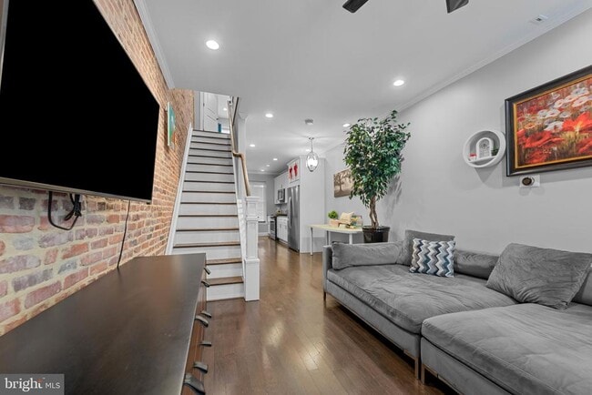 Foto del edificio - 902 N Milton Ave