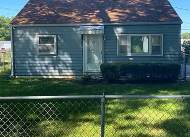 Building Photo - 3722 Erskine St