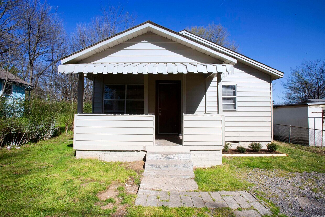 Primary Photo - 1813 Bishop Warren Dr
