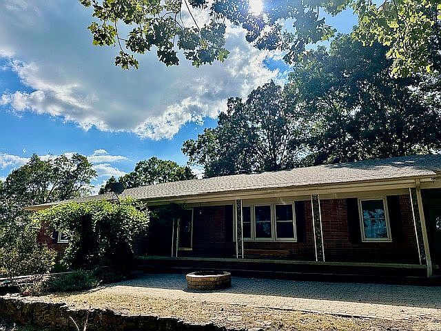 Building Photo - 73 Oak Grove Rd