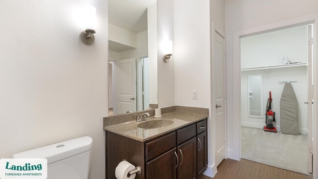 Foto del edificio - 7373 Valley View Ln