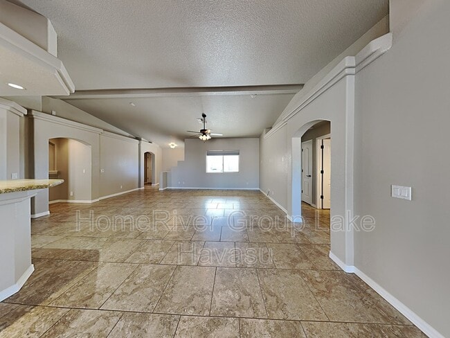Building Photo - 3737 Tahitian Dr