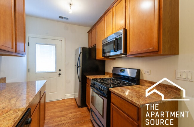 Foto del edificio - 3437 N Lakewood Ave