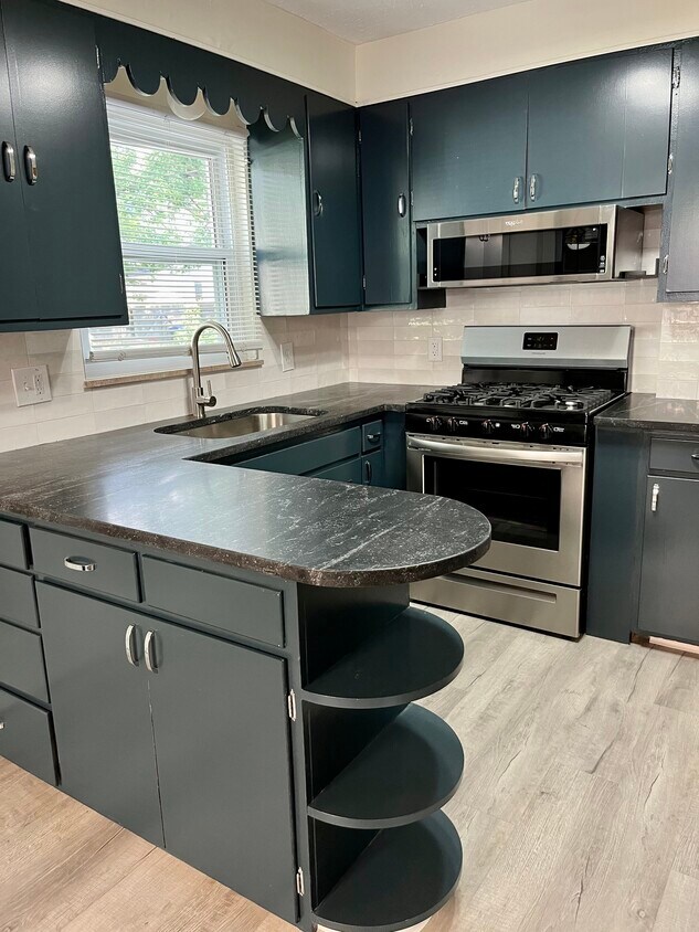 Foto principal - 3082 Indianola Ave