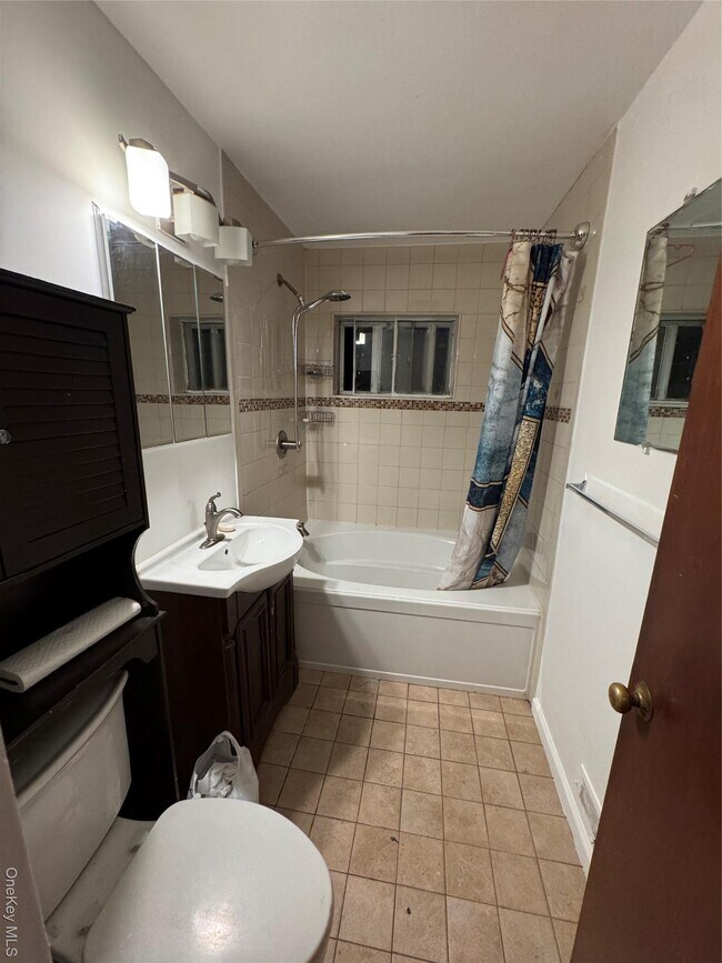 Foto del edificio - 3807 Laconia Ave