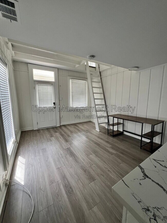 Foto del edificio - 1138 Adams St