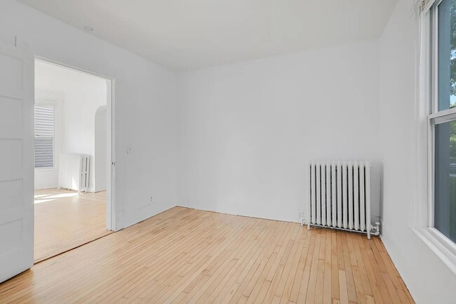 Foto del edificio - 2124 Fremont Ave N