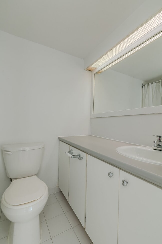 Building Photo - Le Montfort