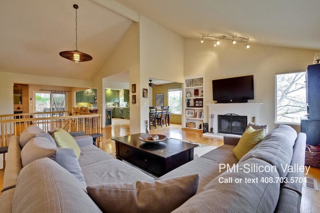 Building Photo - 23005 Standing Oak Ct