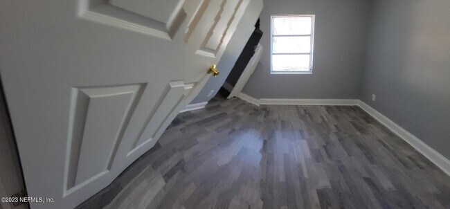 Foto del edificio - 6114 Strawflower Pl