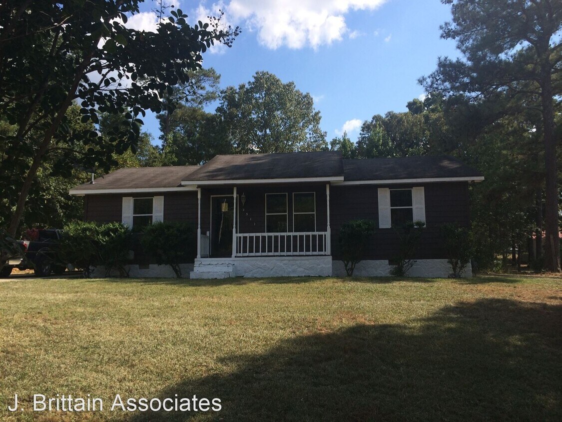 3 br, 2 bath House 3511 Mary Drive House Rental in Oxford, AL